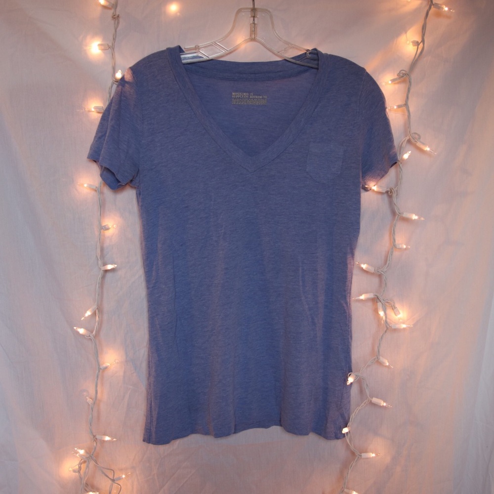 Cute V-neck T-shirt